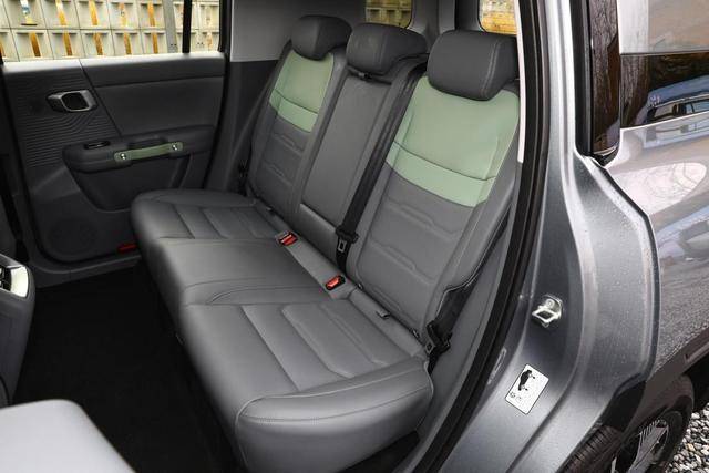 bwin必赢方盒子SUV15T油电混动油耗585L长超47米动力不输20T
